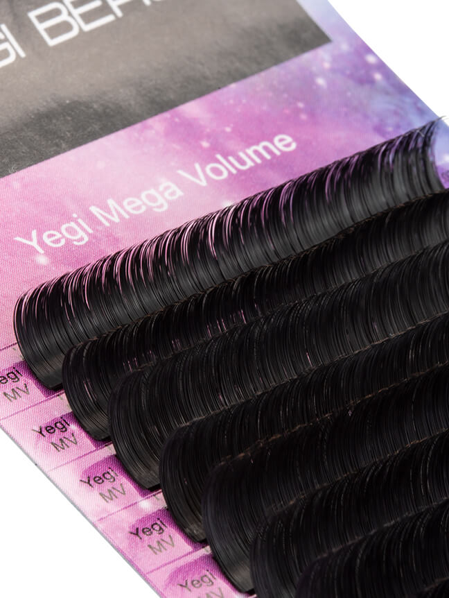 Mega Volume Lashes .07 C curl detail