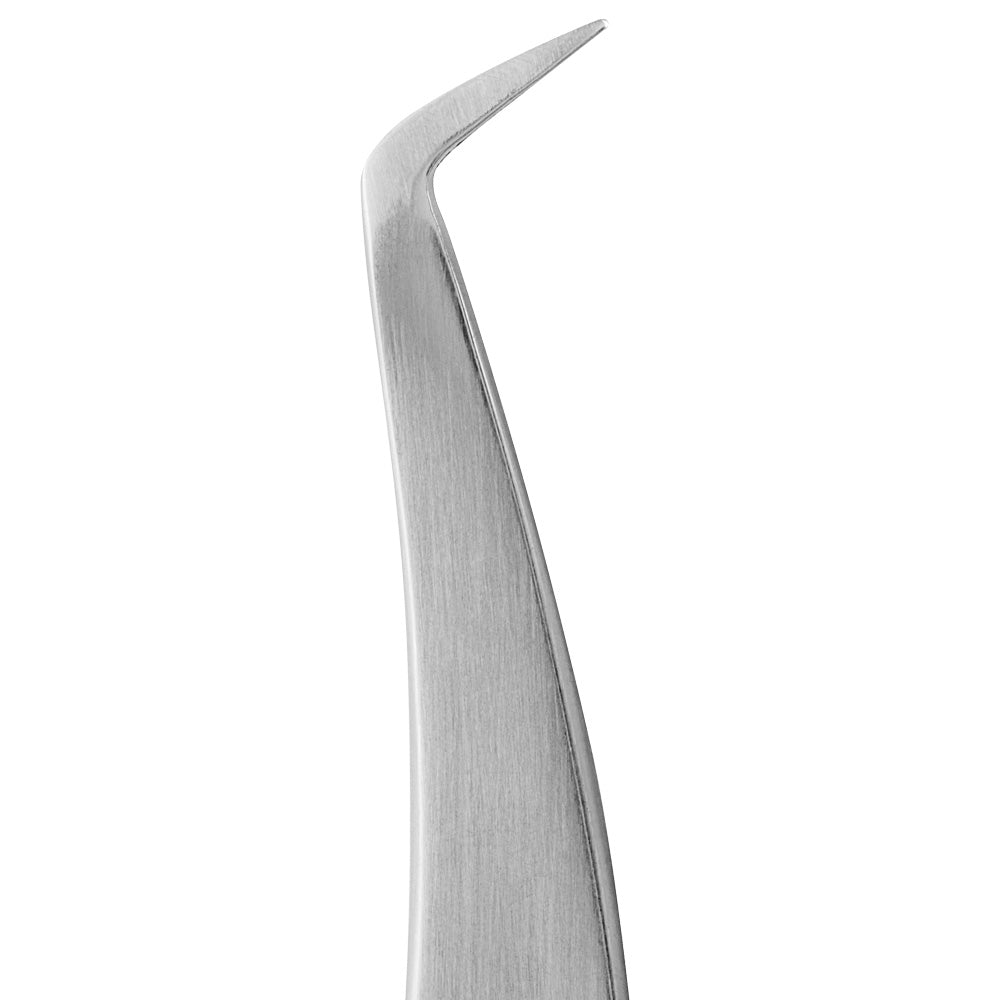 Eyelash Extension L2 curved tweezer tip detail